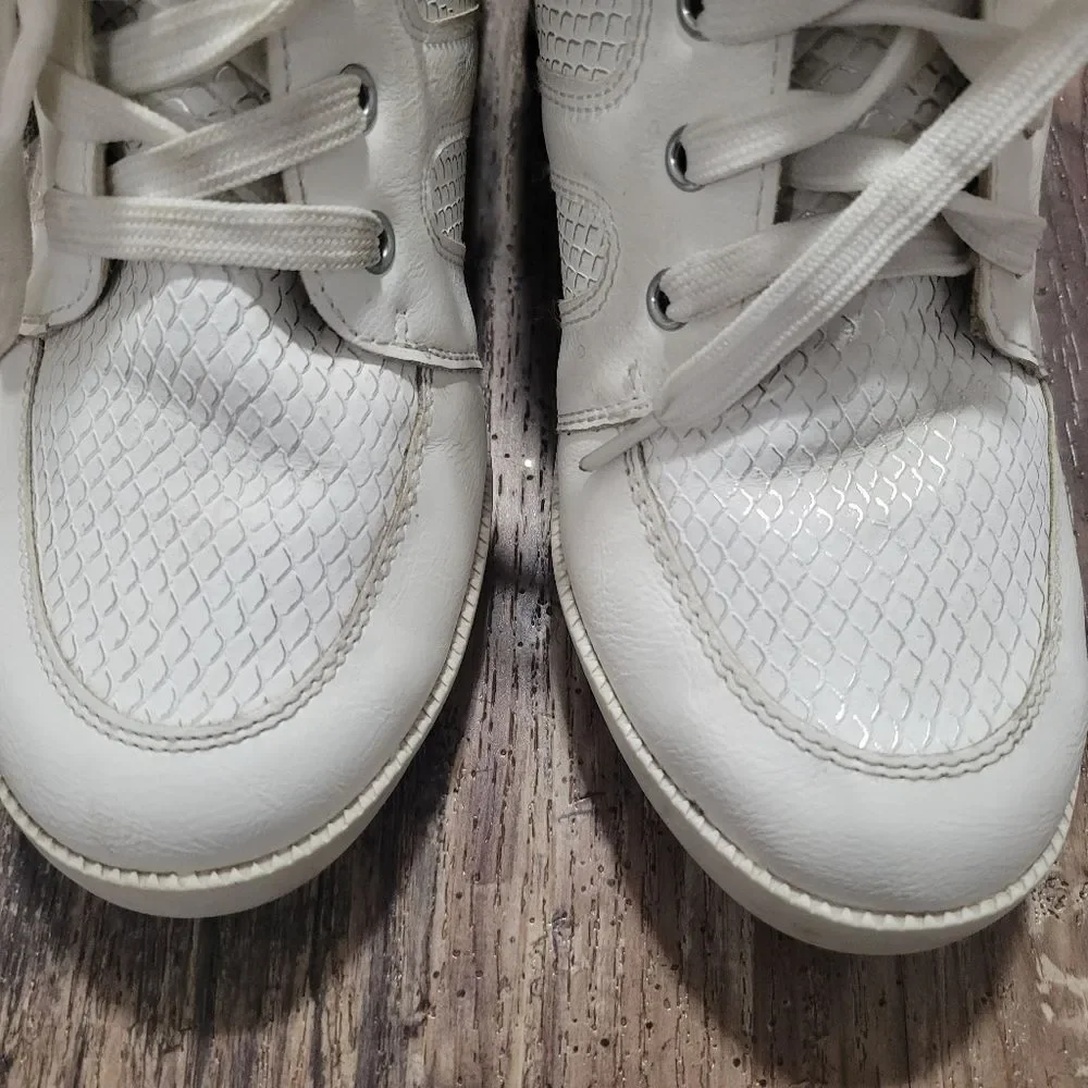 Just Fab White Wedge High Top Sneakers - Size 8.5 ✨